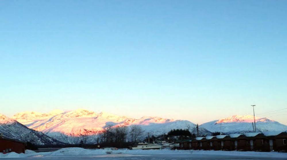 Totem Hotel And Suites Valdez Exterior foto